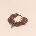 Pulsera de semillas con una caída espectacular