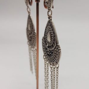 Pendientes largos oriental